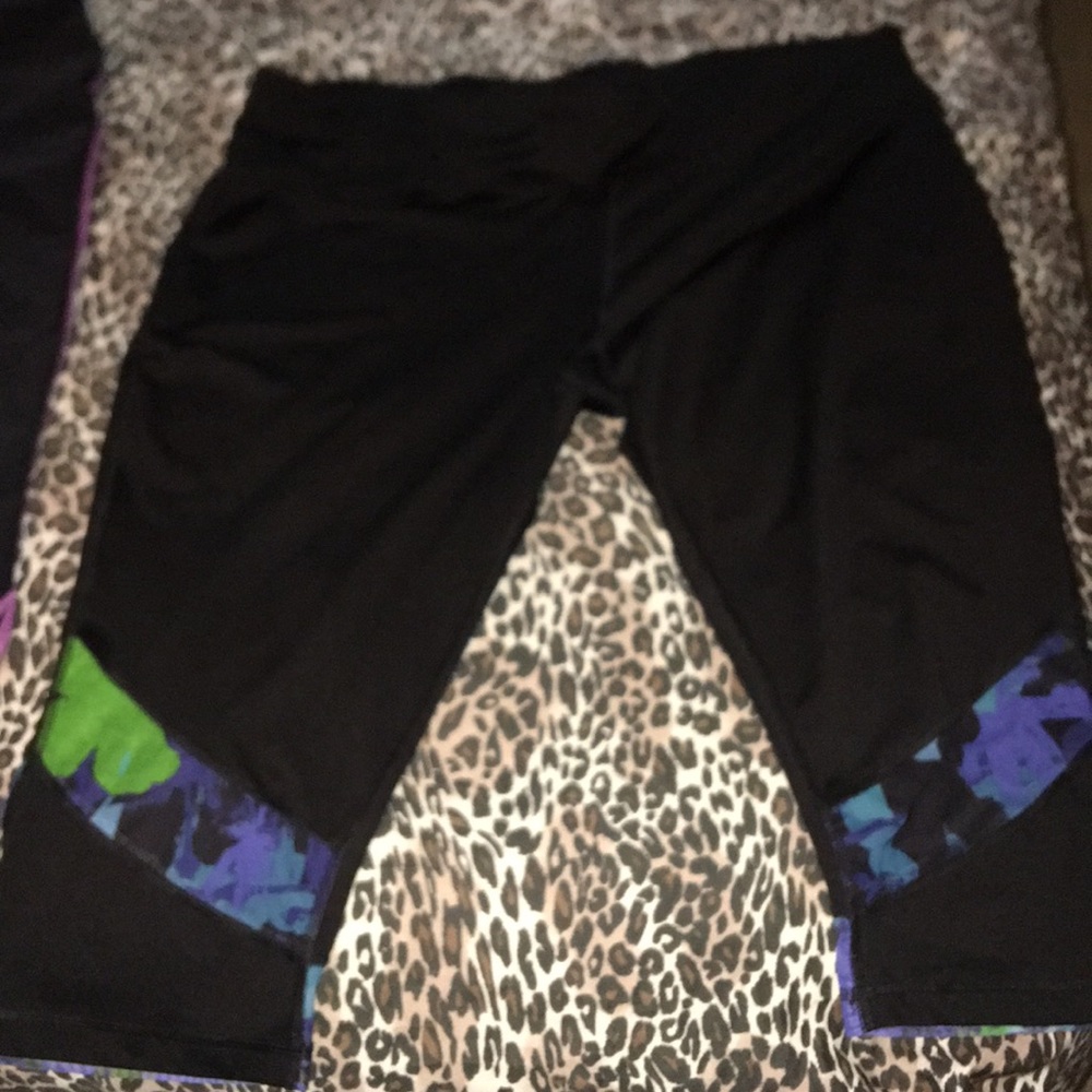 Bundle of 4 Capri workout leggings 3 XL and 1 XXL